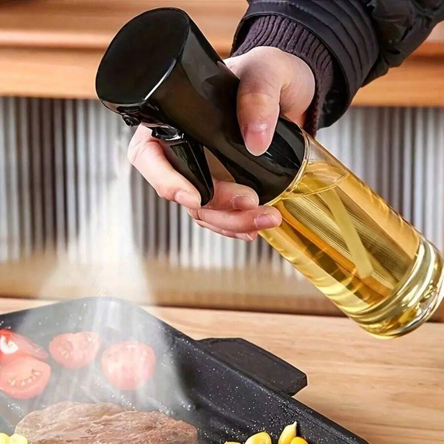 1pc Oil Spray Bottle, Cooking Oil Sprayer, Plastic Mist Sprayer, Dual-Use Oil Sprayer, Leak-Proof Olive Oil Storage Bottle, Kitchen Seasoning Rack, Soy Sauce Bottle, Vinegar Sprayer, Kitchen Supplies, Kitchen Utensils