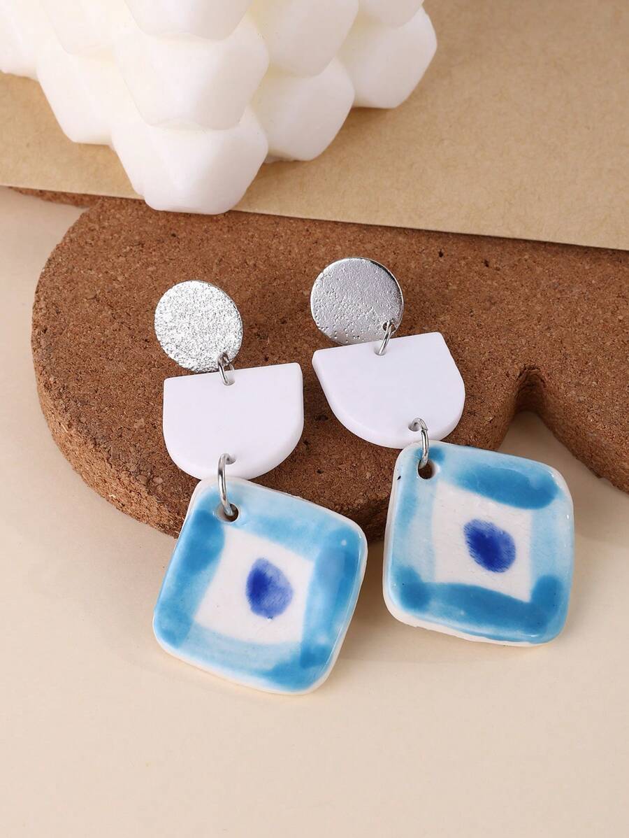 1 par de brincos elegantes com pingente quadrado de cerâmica azul, design longo de 3 camadas, sofisticados para mulheres, adequados para férias, festas e uso diário
