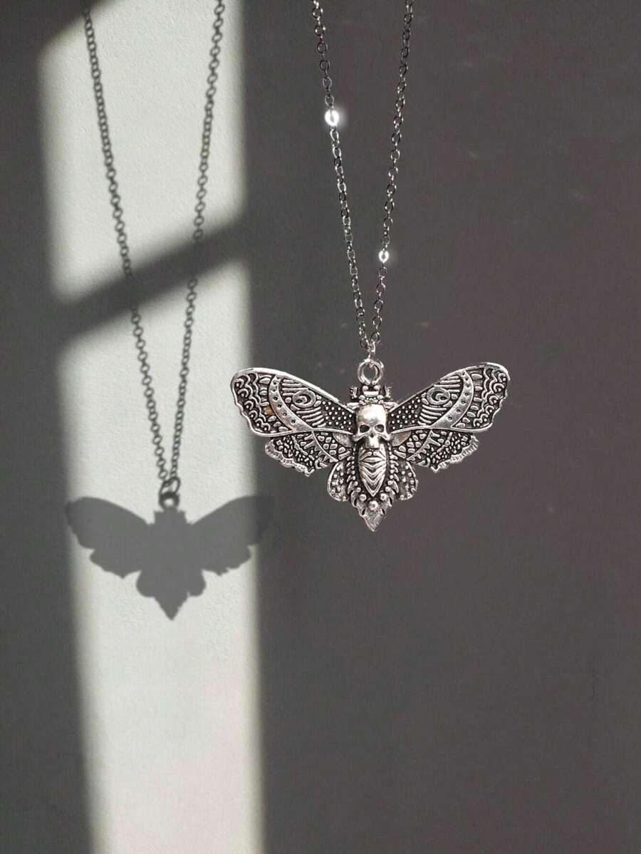 1 pieza Collar de estilo punk, collar colgante con diseño de calavera de polilla de estilo gótico y oscuro con colgante de piedra verde vintage incrustada