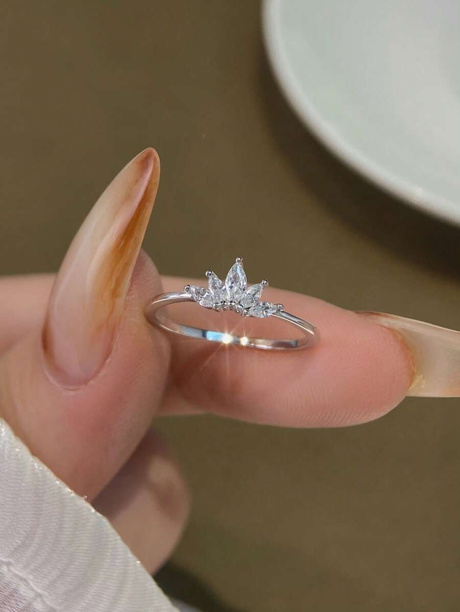 1 Stück zarter Zirkonia Ring aus 925er Sterling Silber, eleganter, schlichter Damenring, exquisites Schmuckgeschenk zum Muttertag