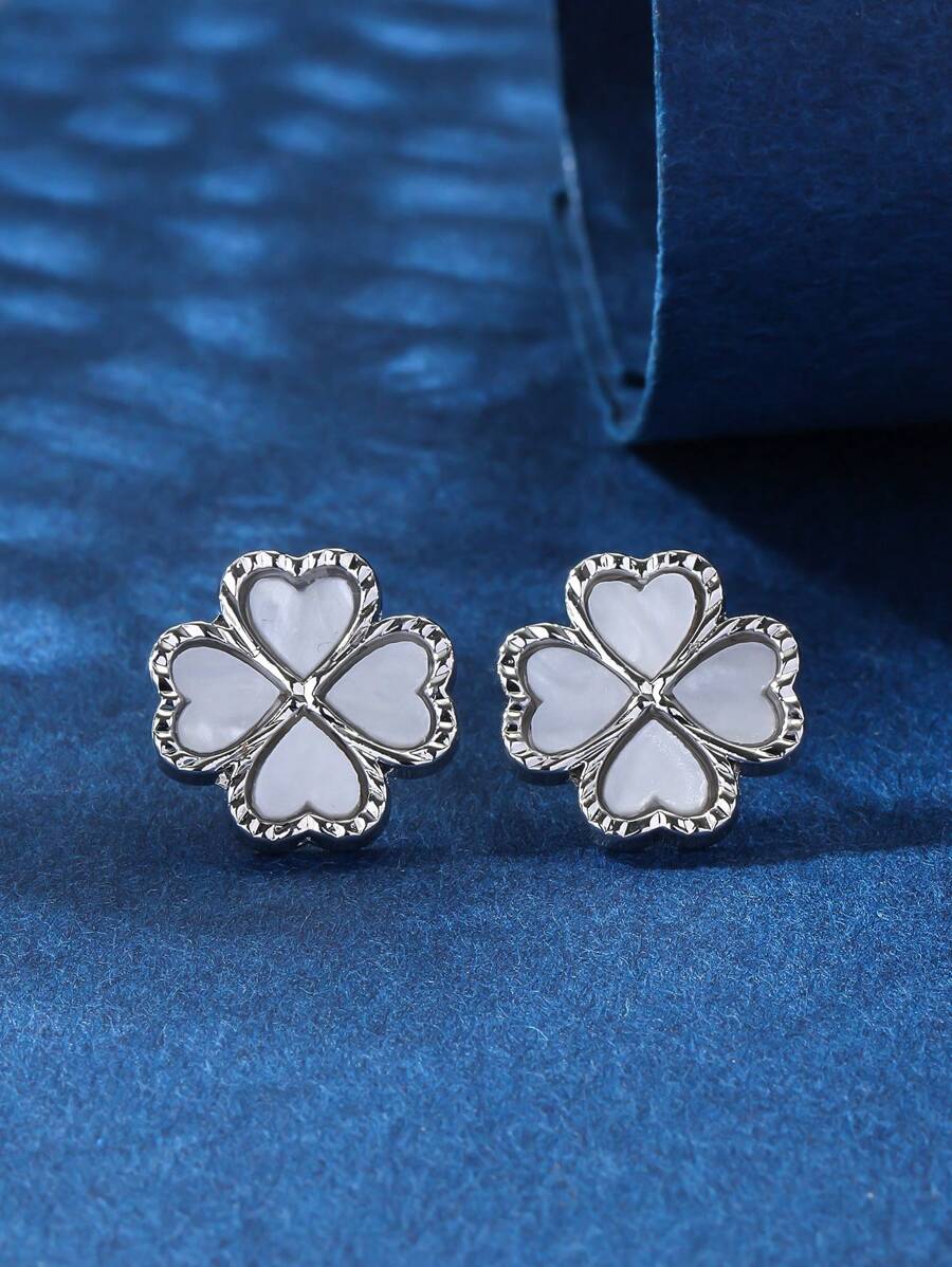 1 Paar Vintage Klee-Ohrringe mit vier Blättern, vielseitig einsetzbare neue Luxus Boutique Ohrringe für Frauen