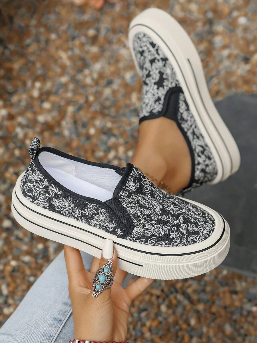 Women's Casual Fabric Sneakers, Flat, Fashion, Versatile, Slip-On, Chinese Style Embroidery