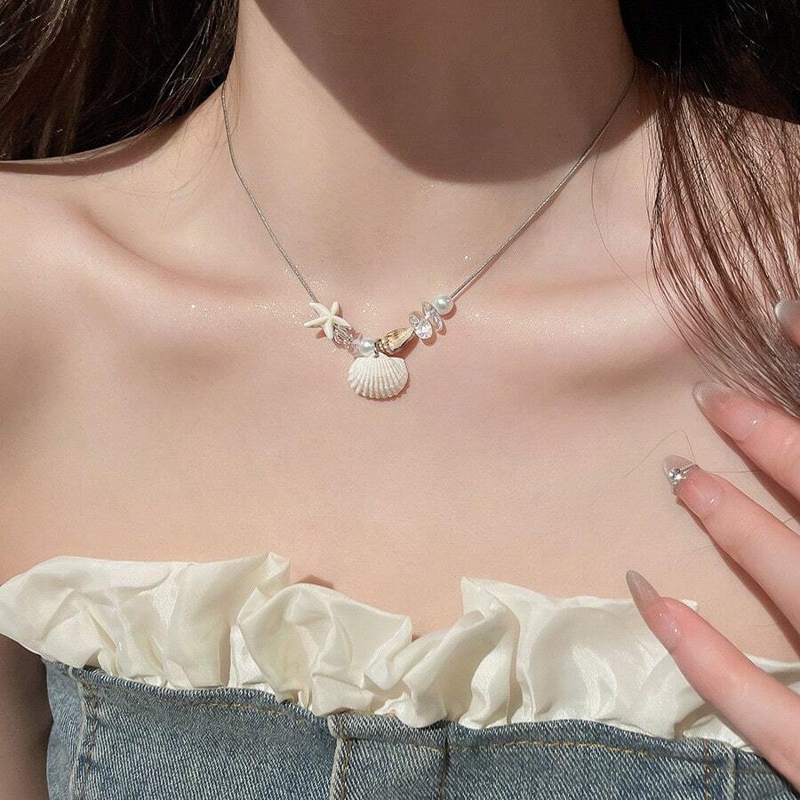Andkiss 1 Stück modischer, eleganter künstlicher Kristall- & Perlen-Muschelanhänger-Halskette, geeignet für Frauen Partys, Strandurlaub Accessoire