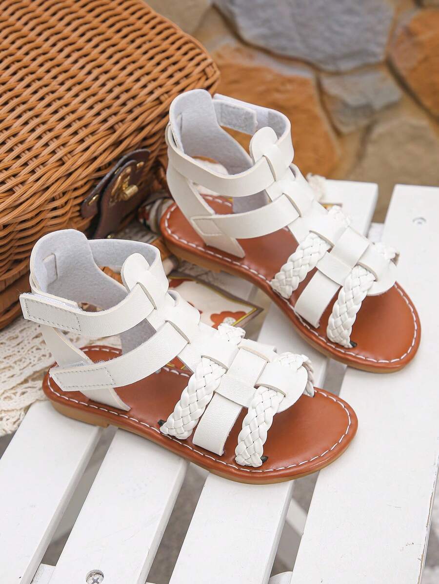 1 Pair Casual & Fashionable Girls Flat Roman Sandals And Round Toe Beach Shoes, Suitable For Daily Life, Vacation And Travel