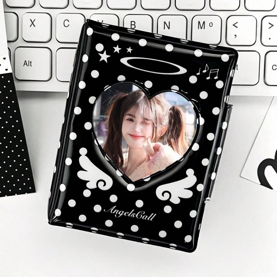 1 Stück süßer Polka Punkt Engel Fotokarten Halter, KPOP Photokarten Ordner mit Herz Ausschnitt Abdeckung, geeignet für 3-3,5 Zoll Fotos, Idol Album Photocard Anzeige und Aufbewahrung, Schulmaterial