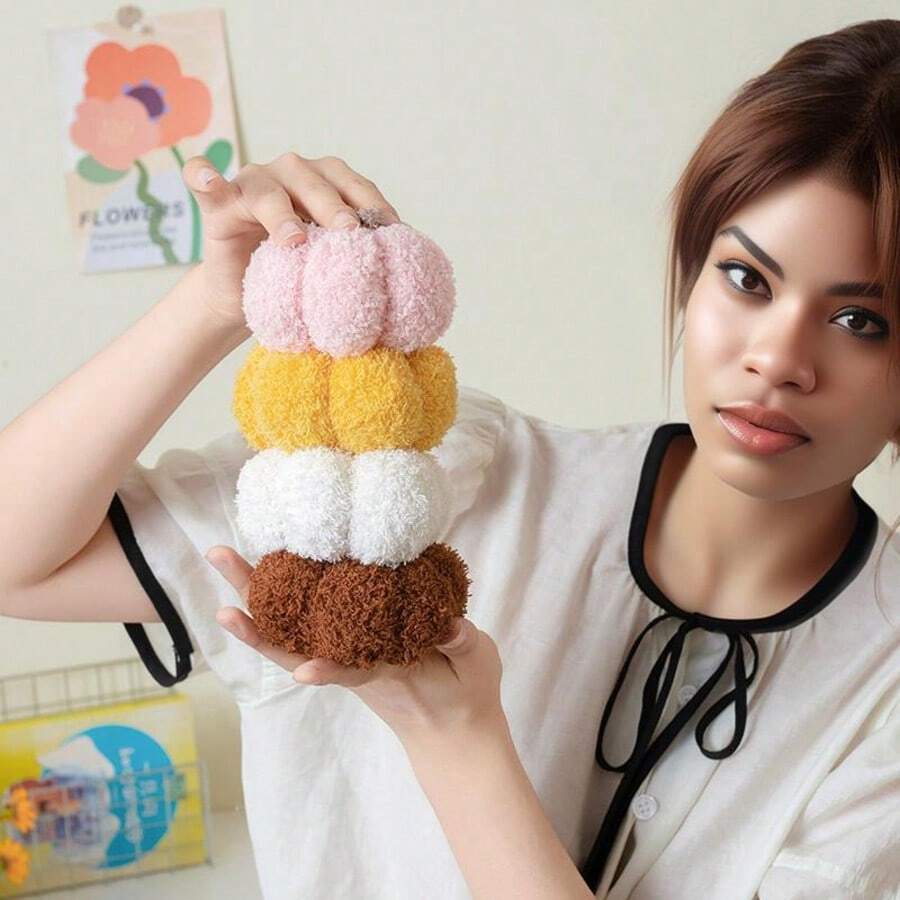 Llavero de calabaza estilo Kawaii - Decoración adorable y linda para Halloween y otoño para bolsos, hogar, coche | Regalo suave y encantador para fiestas de otoño, accesorios de cosplay (Amuleto acogedor naranja)