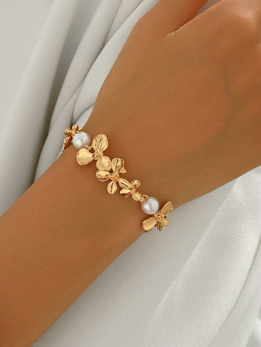 1pc Women Bohemian Pearl Flower Linked Gold Tone Chain Bracelet, Stylish Jewelry Design Suitable For Daily Wear, Beach, Travel