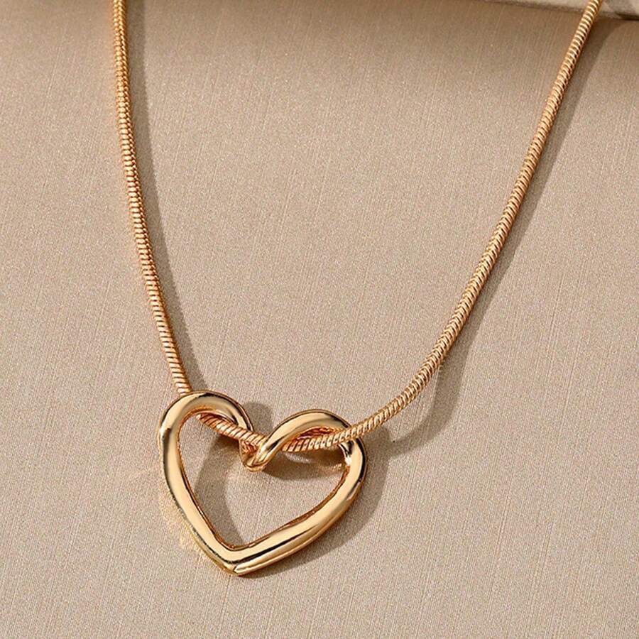 1pc Minimalist Chain Hollow Heart Pendant Necklace, Delicate Personalized Design Clavicle Chain, Versatile