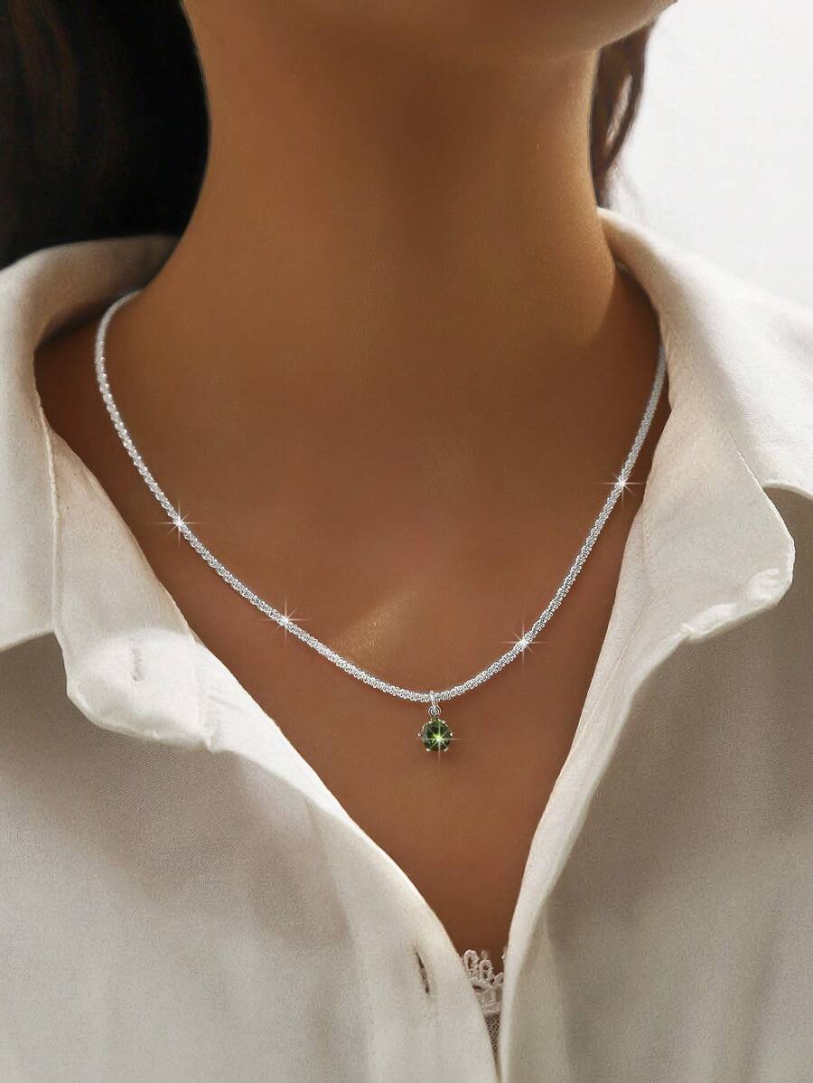 1 Stück minimalistischer, eleganter Halskette aus Silber-Kupfer-Legierung mit grünem Kristall Anhänger, vielseitig für Damen, Geschenk/Alltag/Party/Strandoutfit