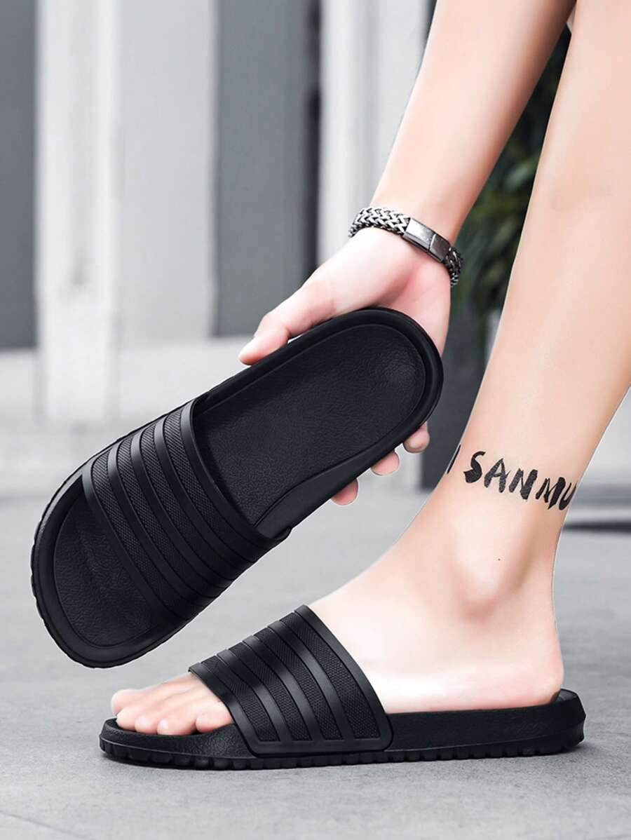 Sandales respirantes à enfiler pour hommes, tongs légères et décontractées pour la maison, chaussures de plage simples pour les vacances en été