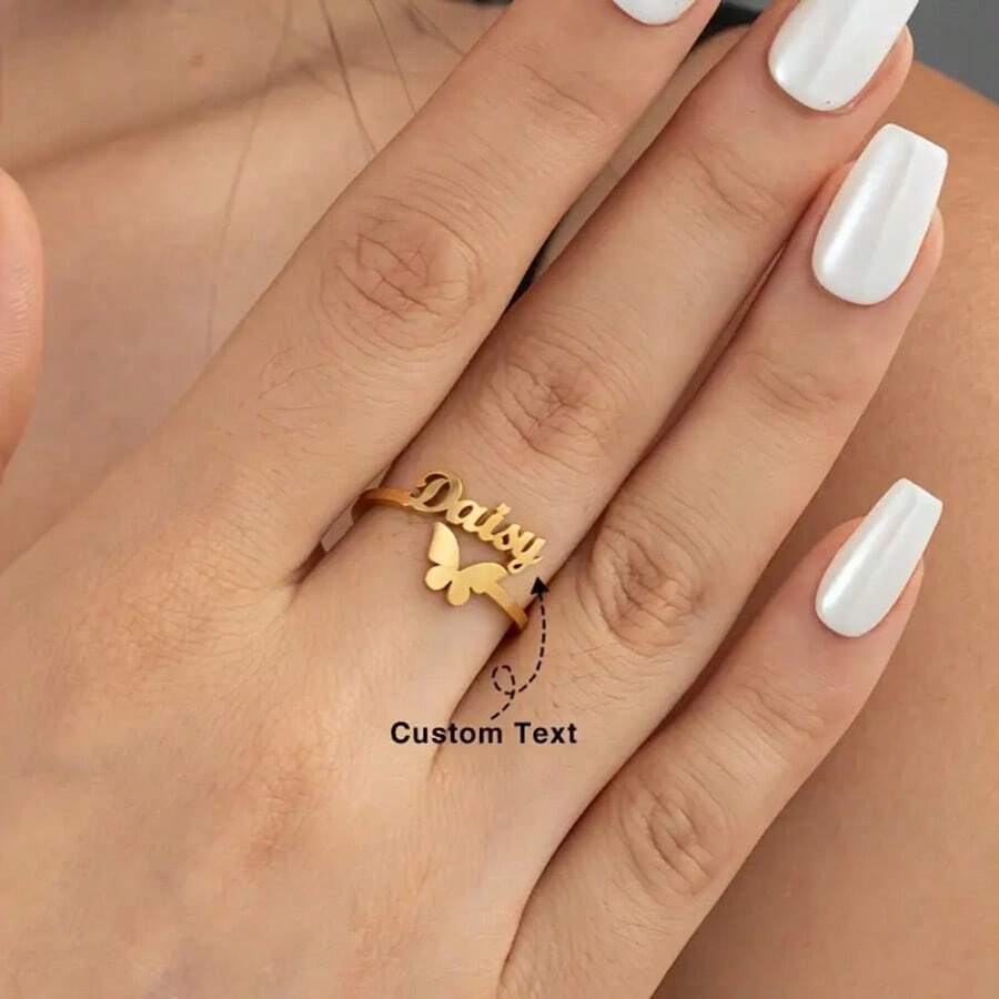 Anel de Letra Tipo Borboleta Customizado de Aço Inoxidável com Nome Pessoal em Inglês, Bracelete Banhado a Ouro 18k de Luxo Leve, Presente Ideal Único e Adequado para Ela, Adequado para Ele, Namorada, Mãe, Família, Amigos, Filha, Ela, Aniversário de Avós, Aniversário, Uso Diário, Dança, Dia das Mães, Dia dos Namorados, Cerimônia de Formatura, Casamento