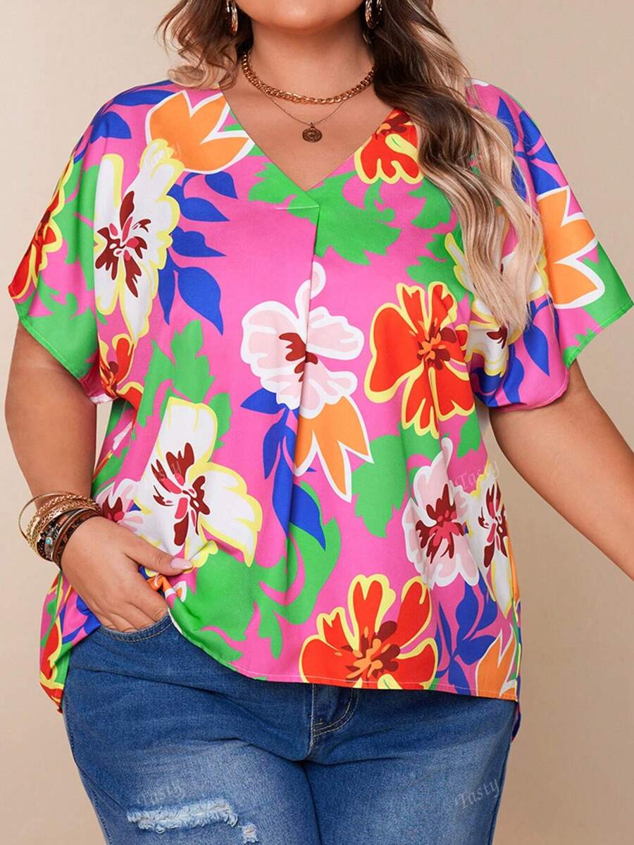 Plus Size Casual Loose Batwing Sleeve Short Sleeve V-Neck Blouse With Vacation Graphic Print, Front Short Back Long