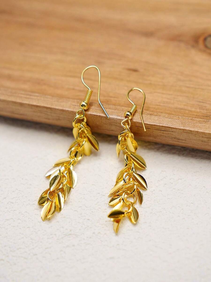 Nuovi orecchini alla moda da donna - orecchini a forma di foglia piccoli ed eleganti