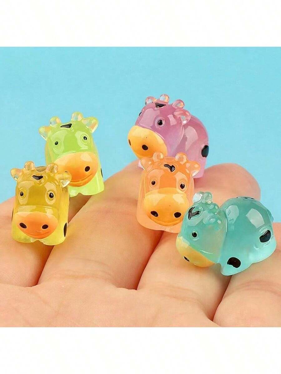 Miniaturas de vacas 3D luminosas em cores sortidas, ideais como decoração de micropaisagem, chaveiros, pingentes para celular, presentes de resina, recompensas, lembrancinhas sazonais