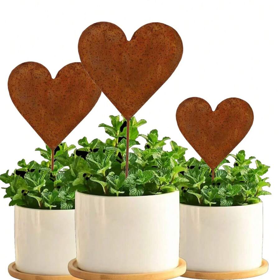 A Set Of 3 Classic Metal Heart-Shaped Garden Stakes, Weathered Rural Style, Christmas Outdoor Decoration, Nature And Outdoor Themes, Floor Mounted Courtyard Decorations, No Electricity Or Batteries Required