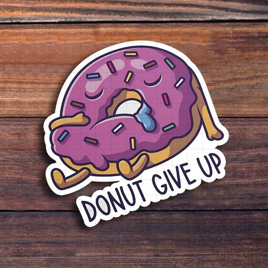 3-Zoll "Donut Geben Sie nicht auf" Aufkleber, perfekt um Motivation zu Ihren Sachen hinzuzufügen! Ideal zum Personalisieren von Notizbüchern, Kalendern und Küchendekoration. Großartig für Lebensmittelliebhaber, Studenten und alle, die verspielte Designs mögen. Kategorien: Lebensmittel-Aufkleber, motivierende Zitate, süße Kunst, humorvolle Designs.