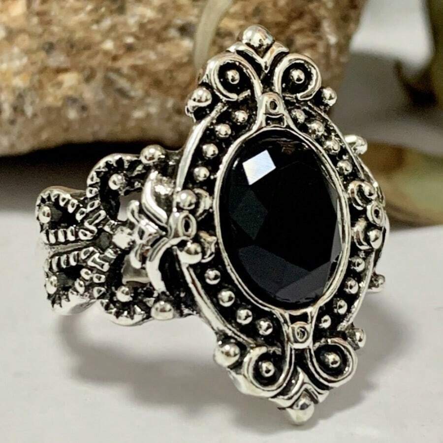 1pc High-Quality Silver-Plated Love Ring, Suitable For Women, Inlaid With Black Synthetic Cubic Zirconia, Symbolizing Beautiful Love, Making It A Perfect Gift Choice For Valentine's Day & Anniversary