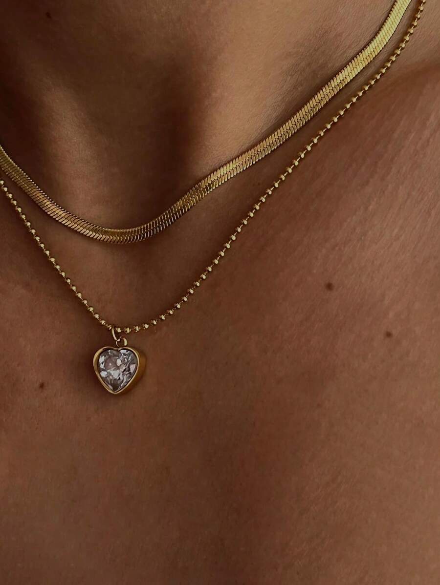 Conjunto de 2 colares com pingente de coração em aço inoxidável feminino com pedra de zircônia cúbica, acessório versátil para usar em camadas e presente