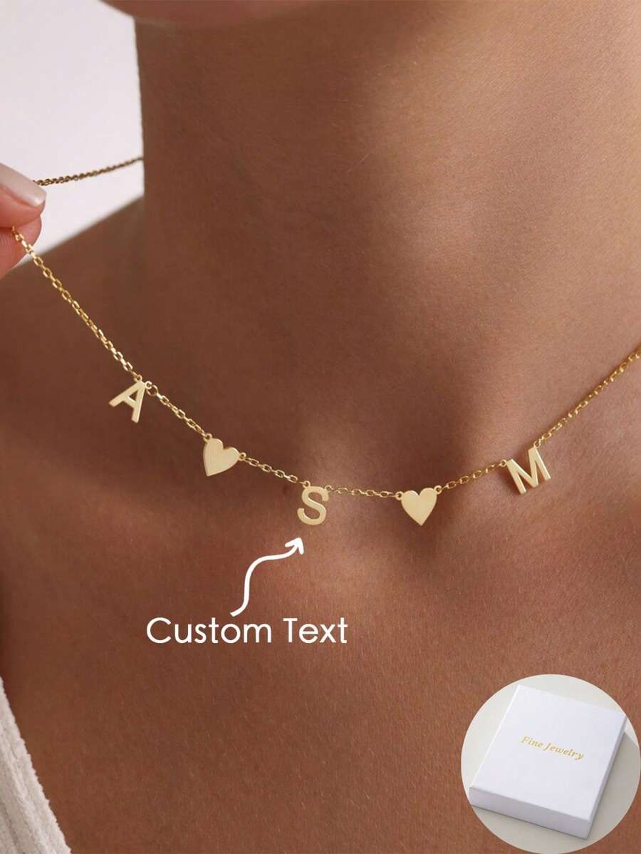 Collar con colgante personalizado de acero inoxidable con inicial central y lateral en forma de corazón, regalo para mujeres, collar de moda para usar en verano, collar de moda para usar en vacaciones de playa