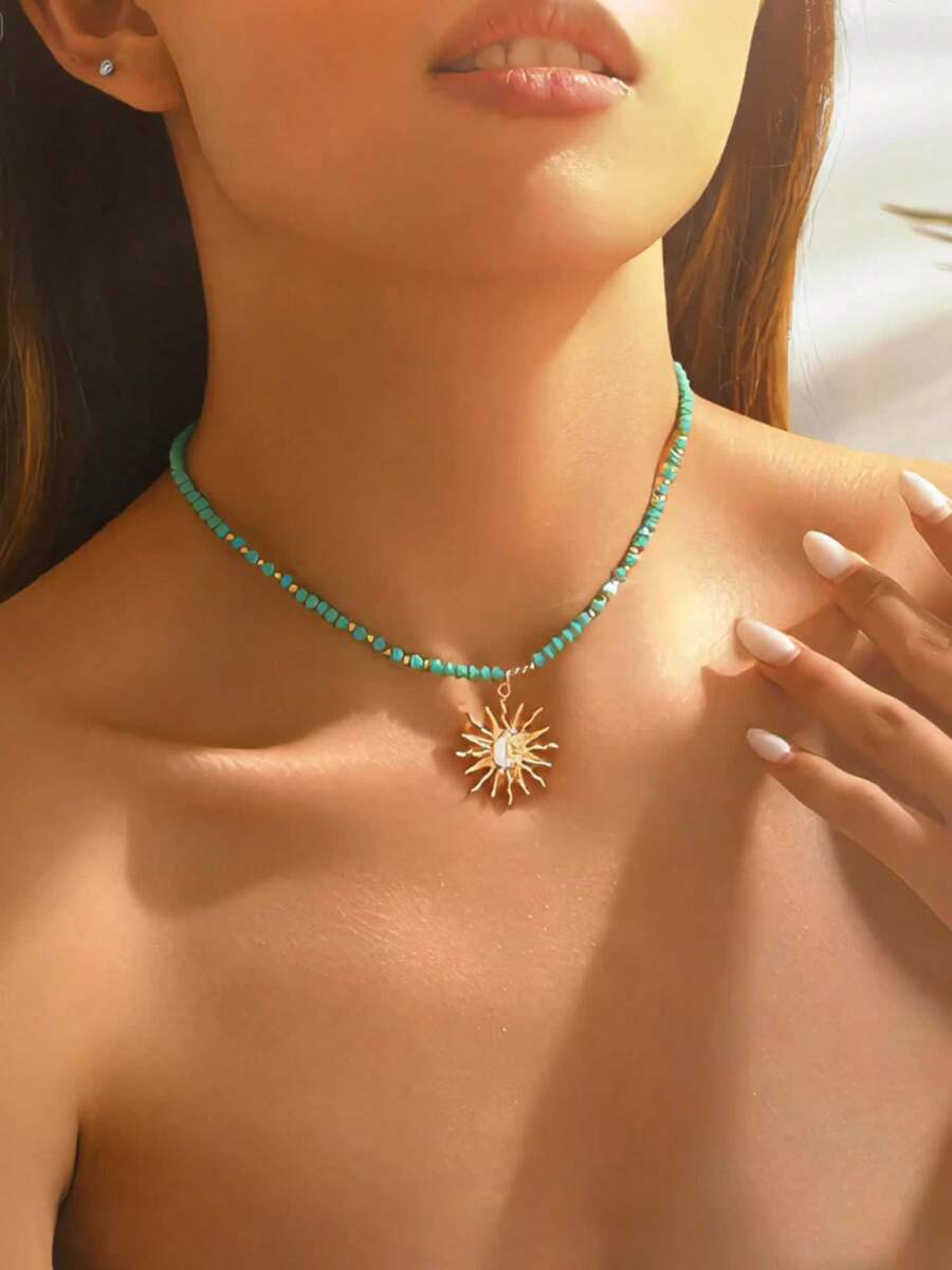 1 Stück Damen Boho Halskette - goldener Sonnenanhänger mit Türkisperlen, geeignet für Alltagstragen und Partymode für Frauen, elegant das ganze Jahr über, kann Lässig oder formell getragen werden, Retro-Stil, detailliertes Design, modisches Statement-Accessoire