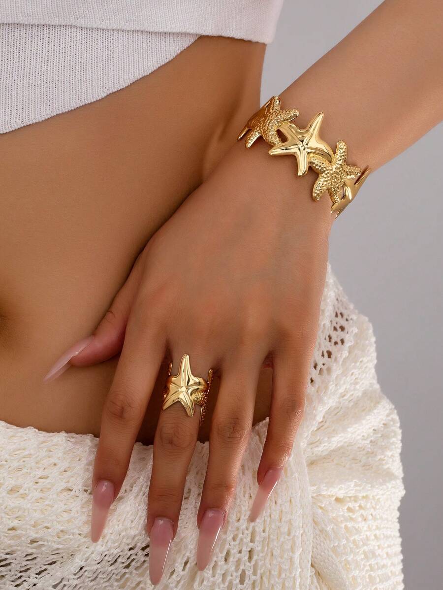 2 pièces Ensemble de bague et bracelet inspiré de l'océan avec étoile de mer, bracelets et bagues dorés pour femme, bijoux de conception élégante convenant pour la plage, les voyages, les fêtes et le port quotidien