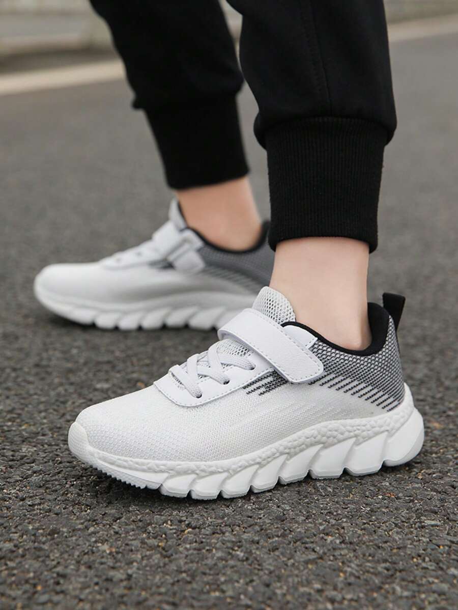 Zapatos deportivos ligeros y transpirables para niños, ideales para el verano