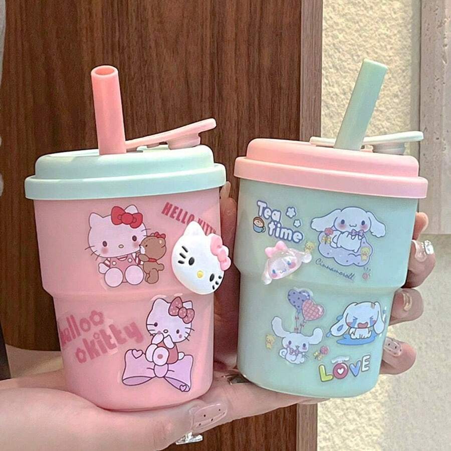 Sanrio Eine süße Cartoon-Wassertasse von Sanrio mit einem niedlichen aufklebbaren Trinkhalm, geeignet für Büro, Lesen und Zuhause. Eine Kaffee- und Milchtasse mit großem Fassungsvermögen