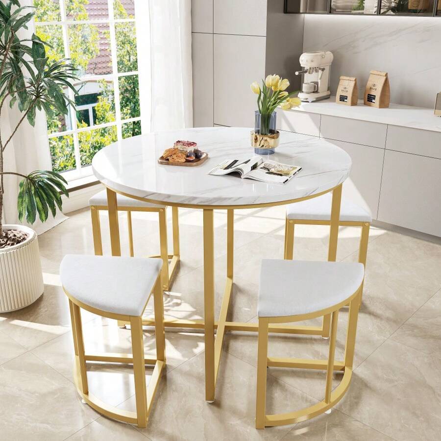 Conjunto de mesa de comedor con 4 sillas, grupo de comedor con tablero resistente y estructura de metal bañado en oro, cojín de asiento de terciopelo, combinación de mesa de salón de diseño moderno, conjunto completo para un comedor con estilo, armonía de color gris, 140x90 cm