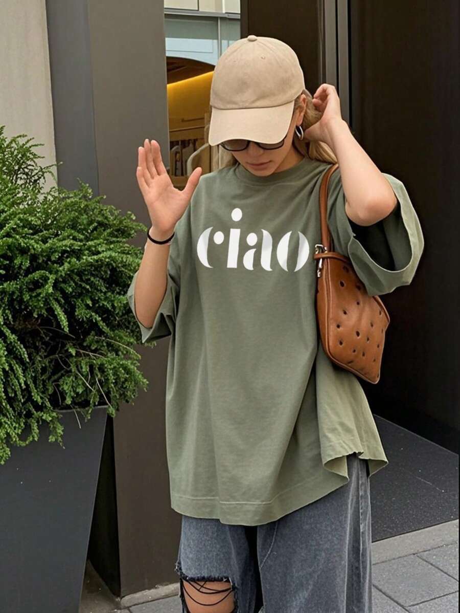 The New Spring And Summer Women's Printed Pattern Daily Casual Round-Neck Grass Green Short-Sleeved T-Shirt Is Fashionable And Elegant, With A Touch Of Vacation Charm. It Is Your Daily Necessity And Holiday Top