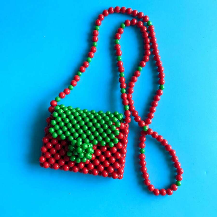 Mini bolso cruzado de mano hecho a mano con cuentas de acrilico, diseño lindo y de moda con efecto dopamina