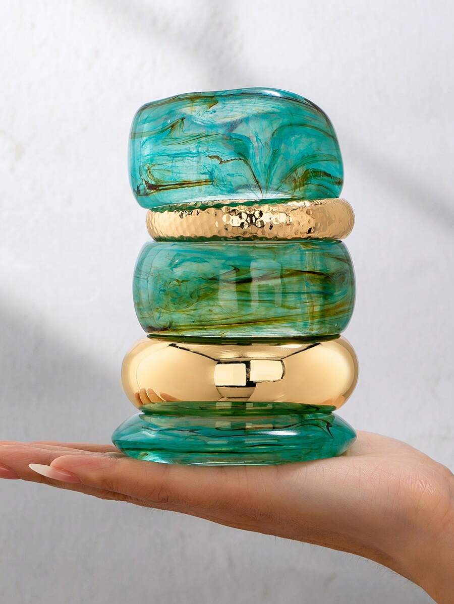 1 Pieza Brazalete de resina grueso de color verde mezclado, Conjunto de brazaletes anchos exagerados dorados para mujeres, Puños elegantes de moda, Banda de brazo, Conjunto de brazaletes minimalistas de moda, Joyas adecuadas para atuendos diarios