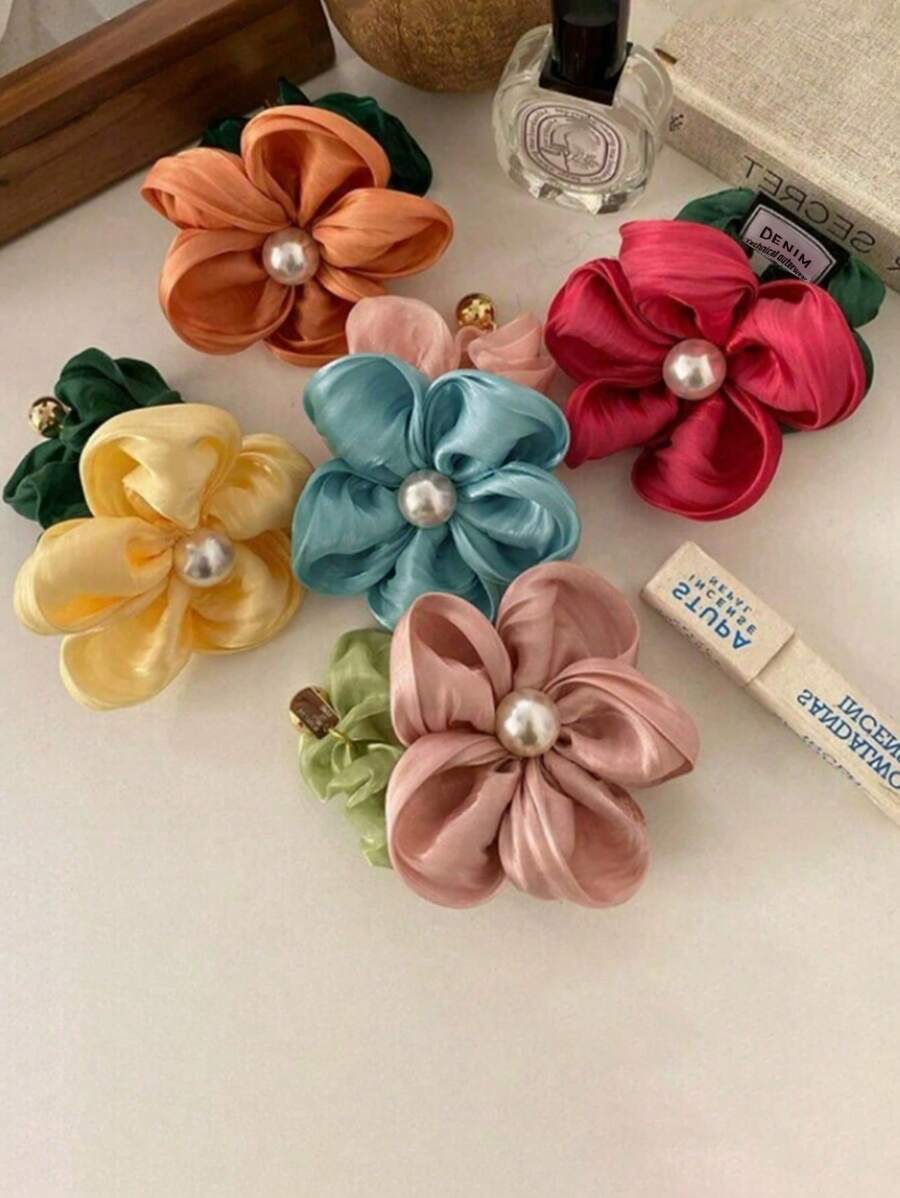 1pc (Random Color) Faux Pearl Flower Scrunchie, High-End Versatile Mori Style Cute Hair Tie, High Elasticity Rubber Band Back To School