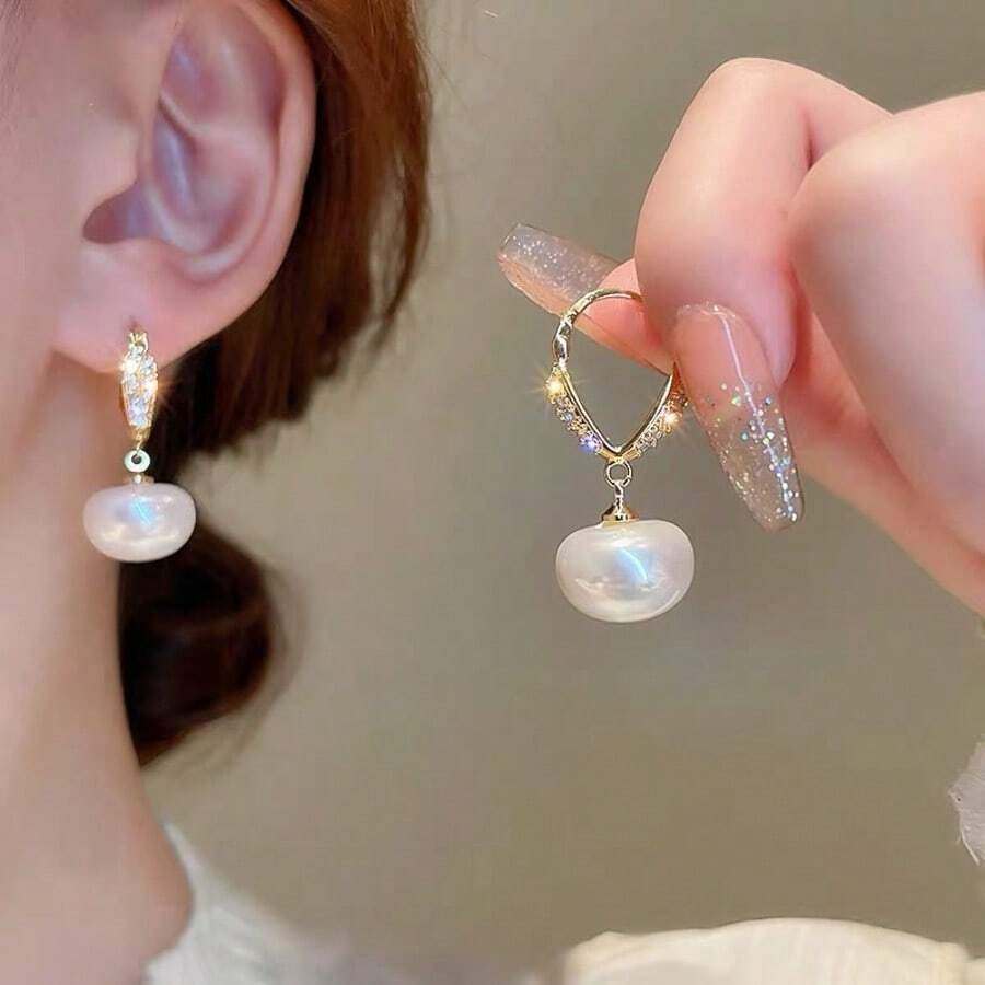 1 Paar Luxus-Perlen-Herz-Ohrstecker für Frauen, Nischendesign, elegant, neue Modeohrring