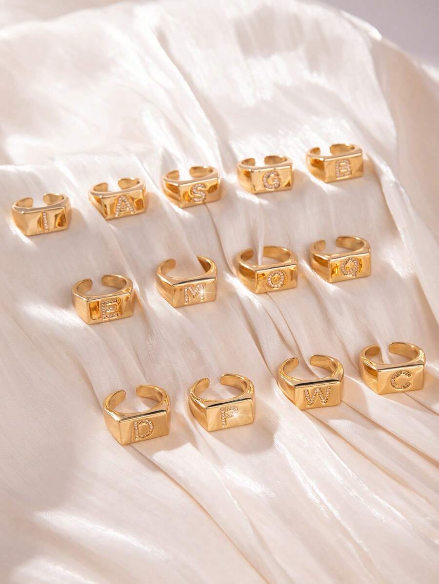 1 Stück modischer minimalistischer Buchstaben 26 Buchstaben quadratischer offener Ring, geeignet für tägliches Dekor-Tragen, kann ein Geschenk für Liebhaber, Freunde, Familie an Geburtstag, Feiertag, Jahrestag sein