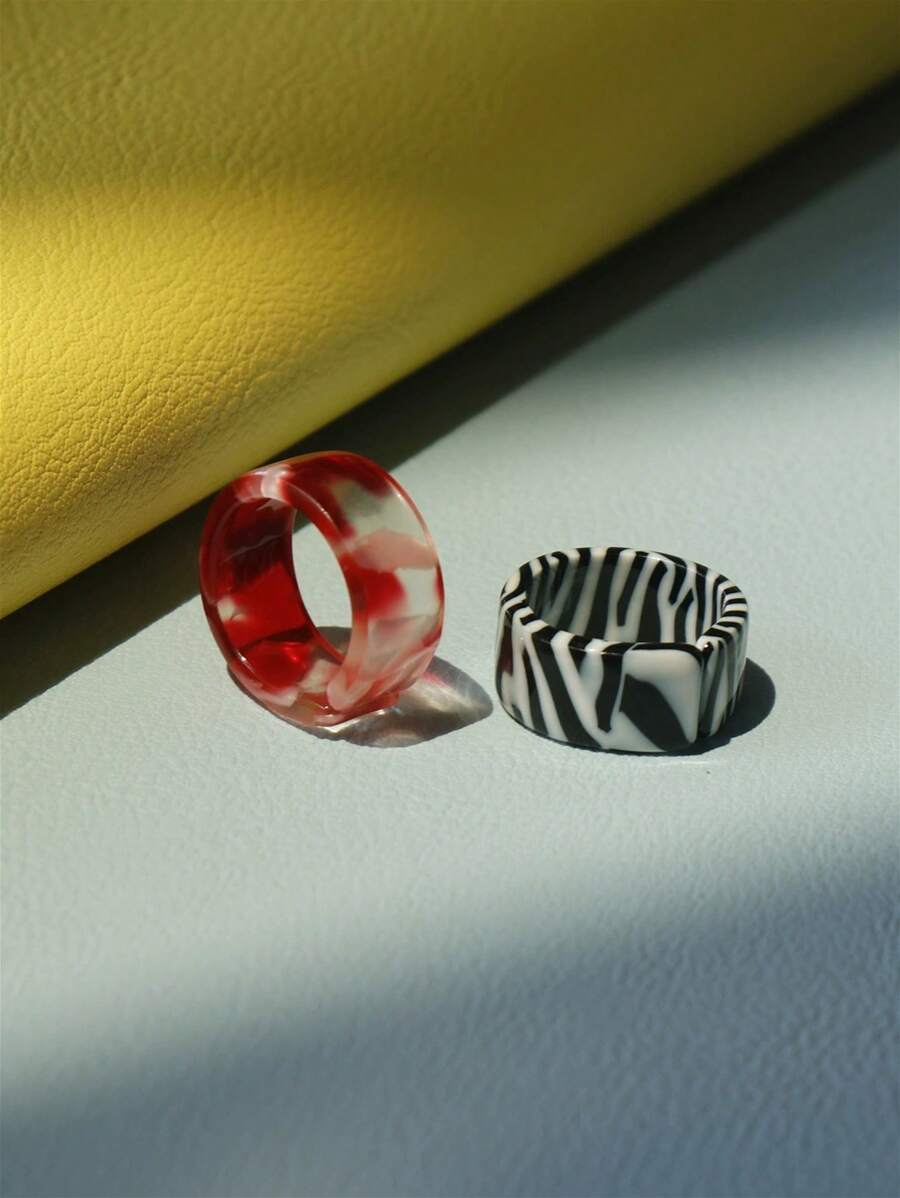 1pc Elegant Fashionable Minimalist Geometric Acrylic Ring, Colorful Cow Print Striped Translucent Rings, Suitable For Men & Women Daily Wear, Perfect Gift