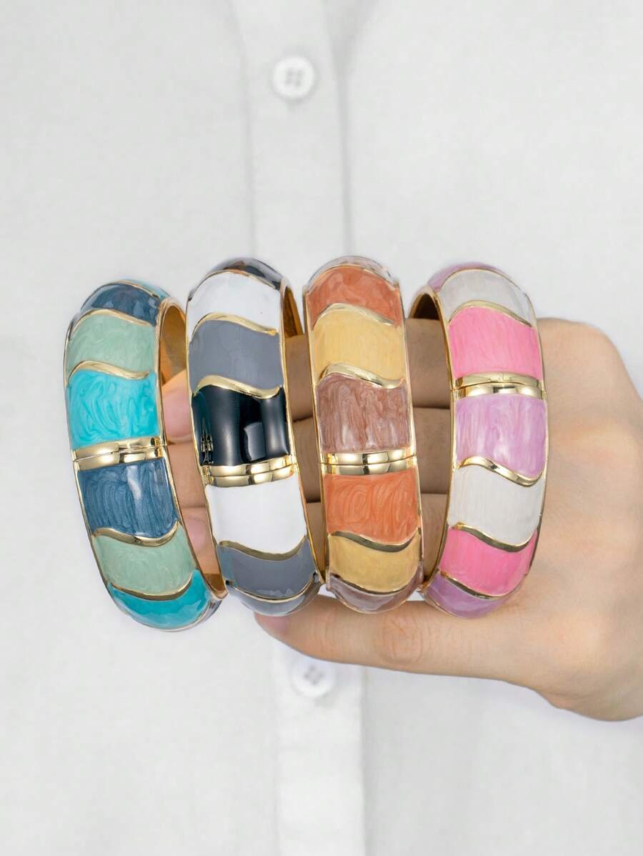 1 Stück Retro minimalistisches Armband aus Zinklegierung, vergoldet, mit buntem Harz-Emaille-Farbblock, breites, flaches, auffälliges Statement-Armband für Frauen, geeignet für Hochzeit, Ostern, Weihnachten, Diwali, Karneval, Nachtclub, Urlaub, Musikfestival, Party, täglichen Boho-Schmuck, Geschenk für Teenager, Erwachsene, junge Frauen