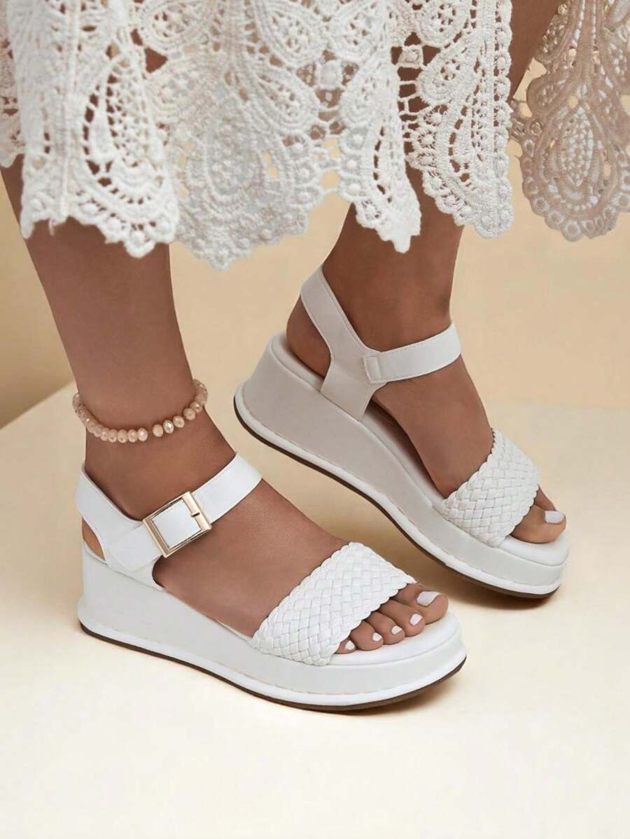 Sandali con zeppa intrecciati di moda raffinata per donna, Fiolle