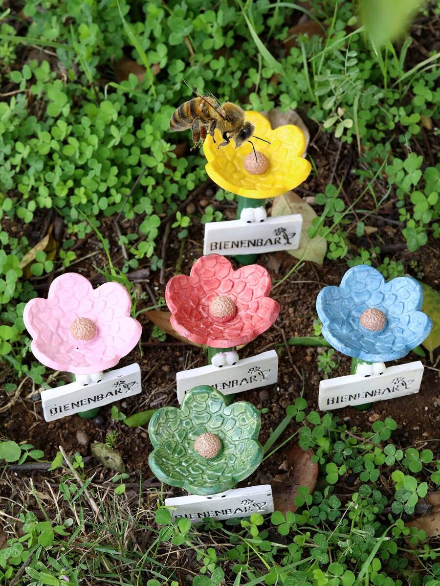 1pc Creative Resin Flower Bee Insect Waterer, Used For Garden Bee Waterer, Mini Garden Decor, Attract And Nourish Bees, Outdoor Garden Decoration