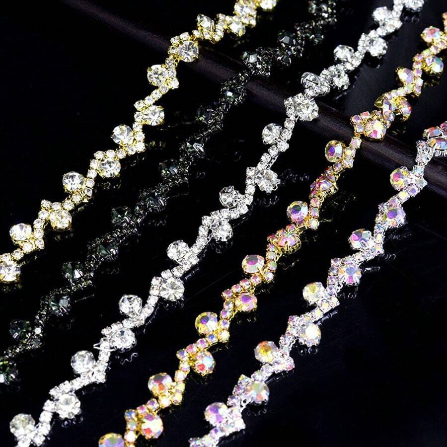 45cm weiße & bunte S-förmige Glassteinkettenkelten - Schillernder Aufsatztüll zum Aufnähen für Hochzeitskleider, Röcke, Schuhe, Ausschnitt & Taille Dekoration, Brautaccessoire, Schuh Dekoration, S-förmiges Design, Kelchen-Design