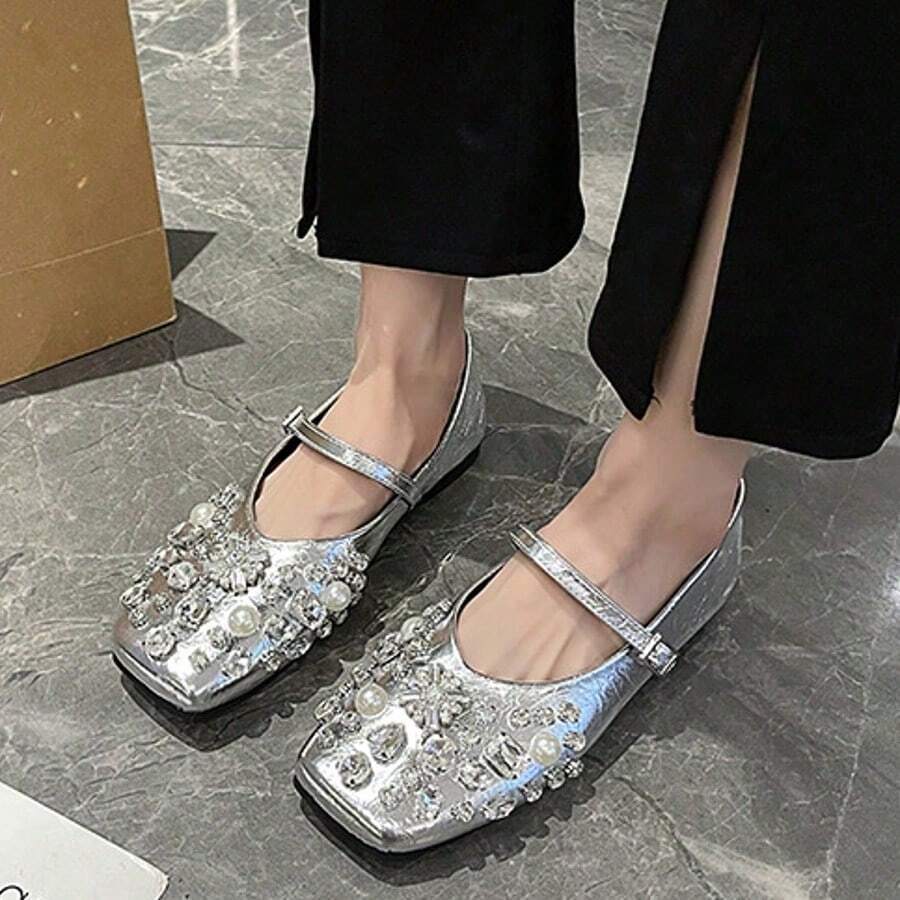 Scarpe Mary Jane alla moda francese, primavera ed estate, nuove scarpe casual basse con strass e perle, scarpe da nonna basse, versatili, da donna.