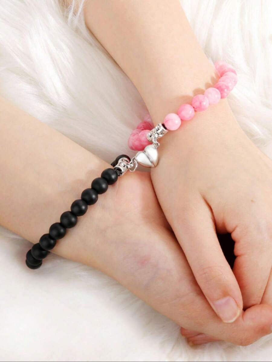 Paire de bracelets de couple en turquoise blanche mate en forme de cœur - Élégance bohème subtile, faits main pour des connexions significatives. Parfait pour un look de couple assorti, des rendez-vous romantiques, des banquets et des fêtes. Un ensemble de cadeaux symboliques pour célébrer les anniversaires, la Saint-Valentin, les anniversaires et tous les autres jalons.