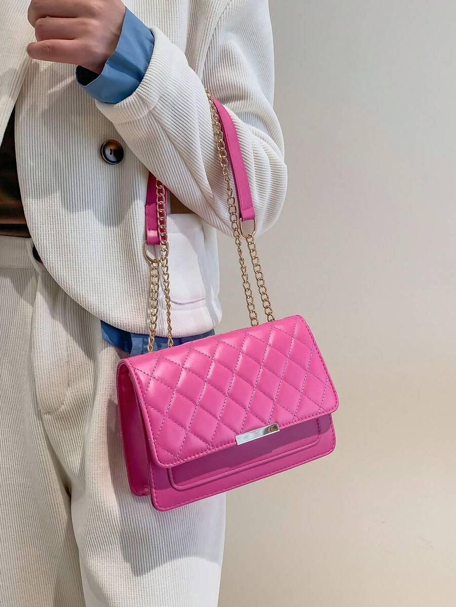 1 pezzo Borsa a tracolla quadrata mini in pelle PU imbottita di colore unito con decorazioni in metallo nero per donne
