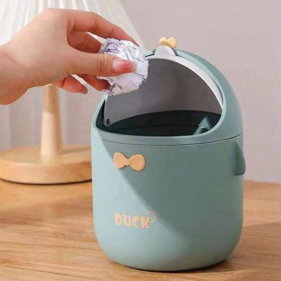 1PC Penguin Design Desktop Wastebasket With Lid, Mini Wastebasket, Small Wastebasket With Lid, Desktop Wastebasket, Plastic Desktop Wastebasket, Swivel Top Lid Design To Prevent Odor Leakage, Used For Storing Fruit Peels And Confetti On Desktop To Keep It Neat And Tidy, Suitable For Bathroom, Home Office Desk Decorations, Coffee Table, Office, Living Room, Study Room. Back To School