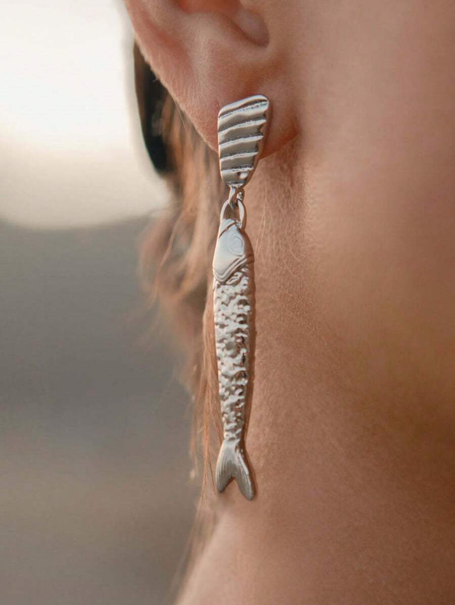 Titanium Steel Small Fish Earrings, Retro Artistic Style Long Earrings, Stainless Steel Gold-Plated Color Preserving Jewelry