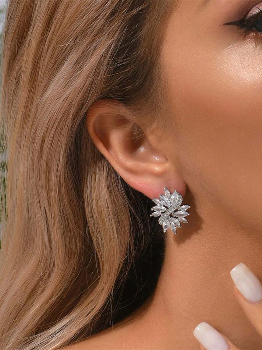 1 par de brincos de zircônia com design elegante de folhas, acessório de joia da moda para mulheres, adequado para noivas e vestidos de noiva