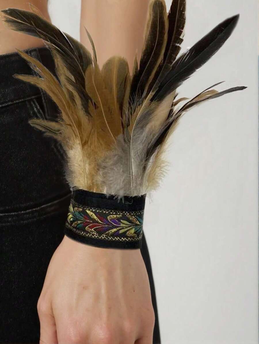 1 paire de brassards avec garniture de plumes dans un style gothique, accessoire de costume pour les fêtes de mascarade et les représentations
