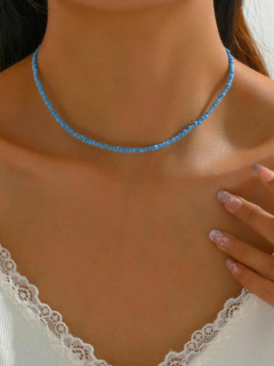 Un collier élégant et chic de style baroque, avec des perles de pierre naturelle. Parfait pour le port quotidien des femmes, les fêtes, les rendez-vous et les banquets.