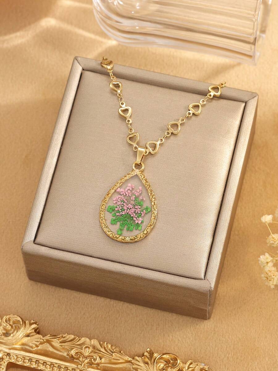1pc Stainless Steel Elegant Lovely Golden Flower Pendant Necklace, Each Flower Varies, Heart Shaped Flower Pendant Necklace, Suitable For Women Daily Wear Or Gift