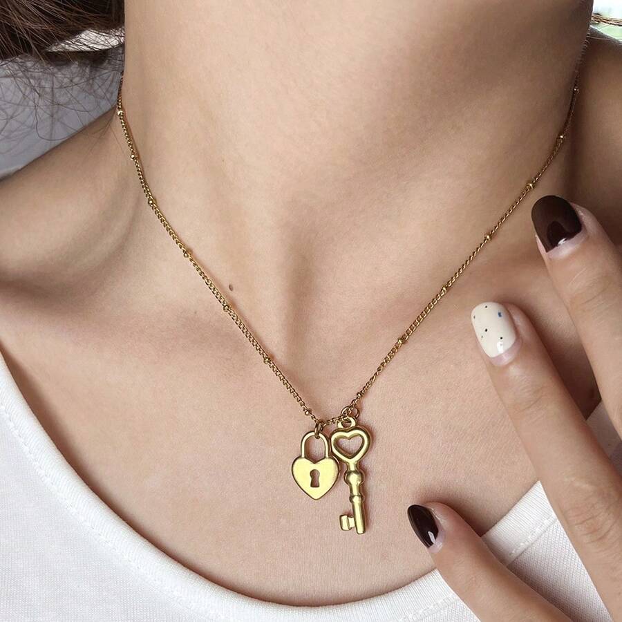 1pc Stainless Steel Gold Color Heart-Shaped Pendant Necklace, Fashionable Luxury Design, Suitable For Any Occasion