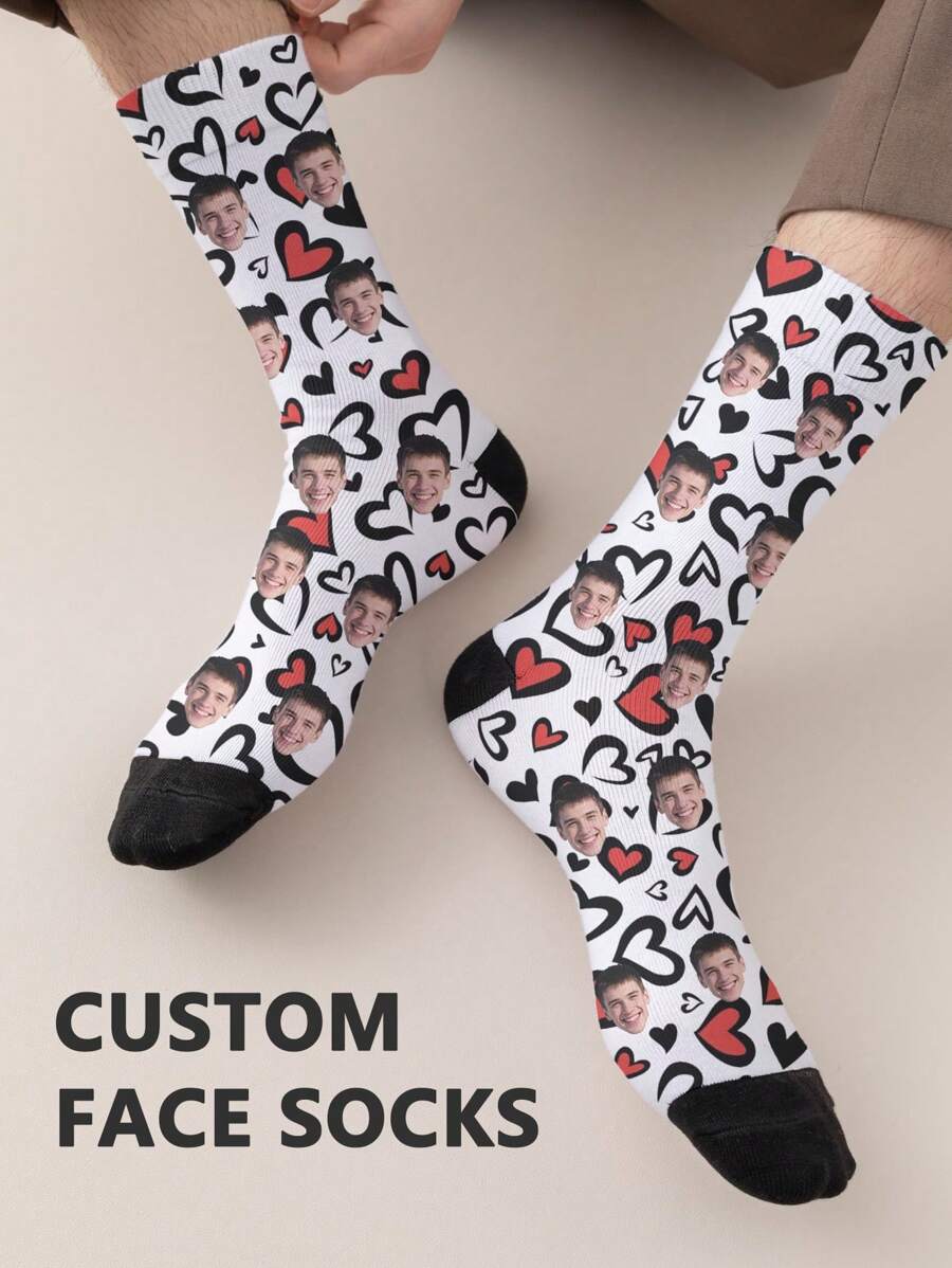 1 paire de chaussettes mi-longues pour hommes avec visage personnalisé. Mettez n'importe quel visage sur les chaussettes, chaussettes personnalisées avec photos, chaussettes moyennes et longues amusantes personnalisées, convenant à des occasions telles que la Saint-Valentin, les anniversaires et les cadeaux.
